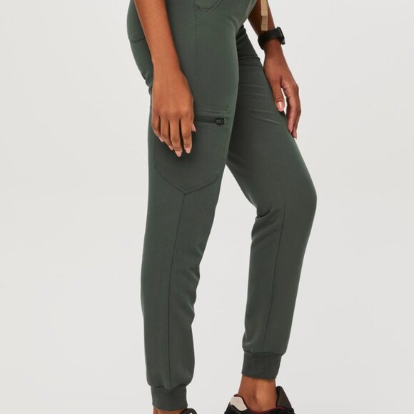 FIGS SCRUB SET - Picture 3 of 7